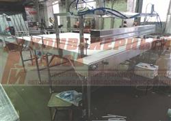 Подающий прямоугольный стол с групповым захватом