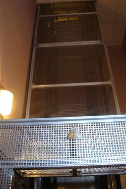 Реверсивный непрерывный вертикальный конвейер