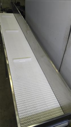 Конвейер наклонный с модульной лентой и лопатками